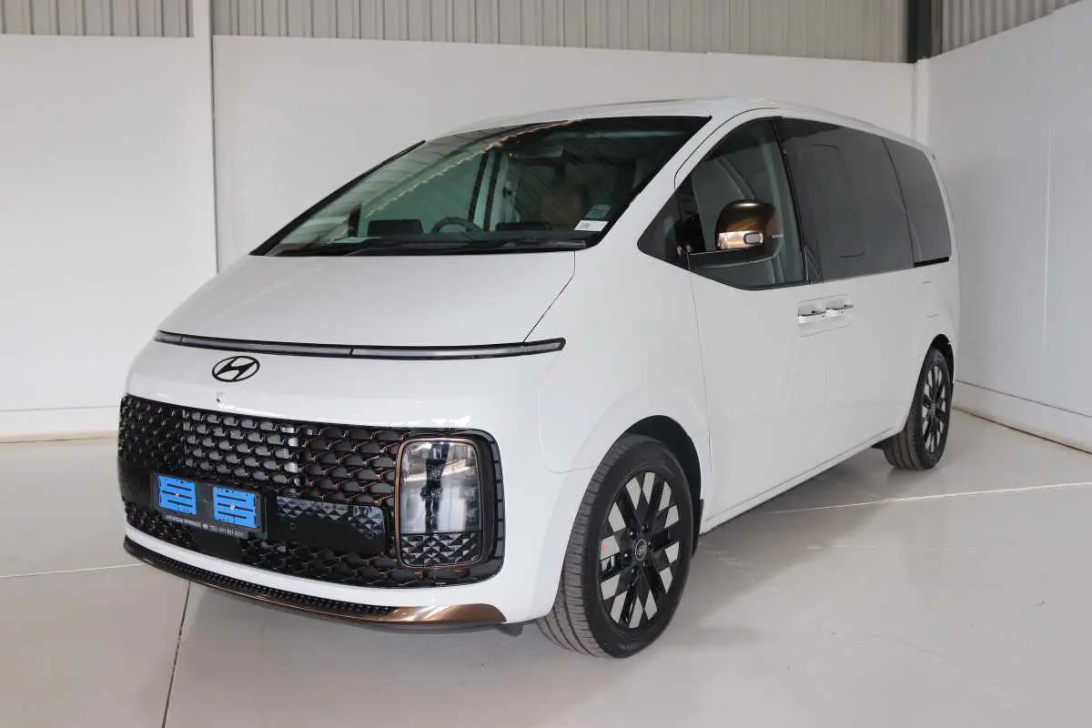2026 HYUNDAI STARIA 2.2D LUXURY A/T