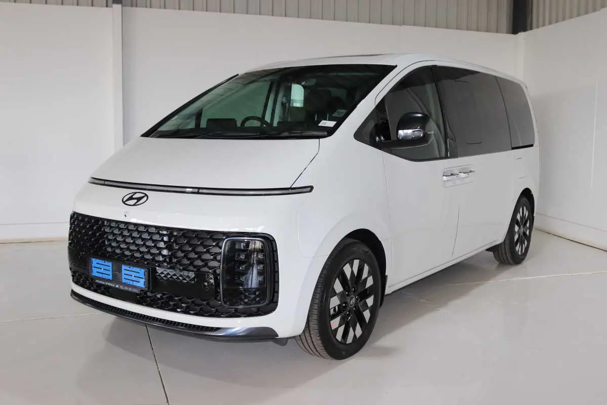 2026 HYUNDAI STARIA 2.2D LUXURY A/T