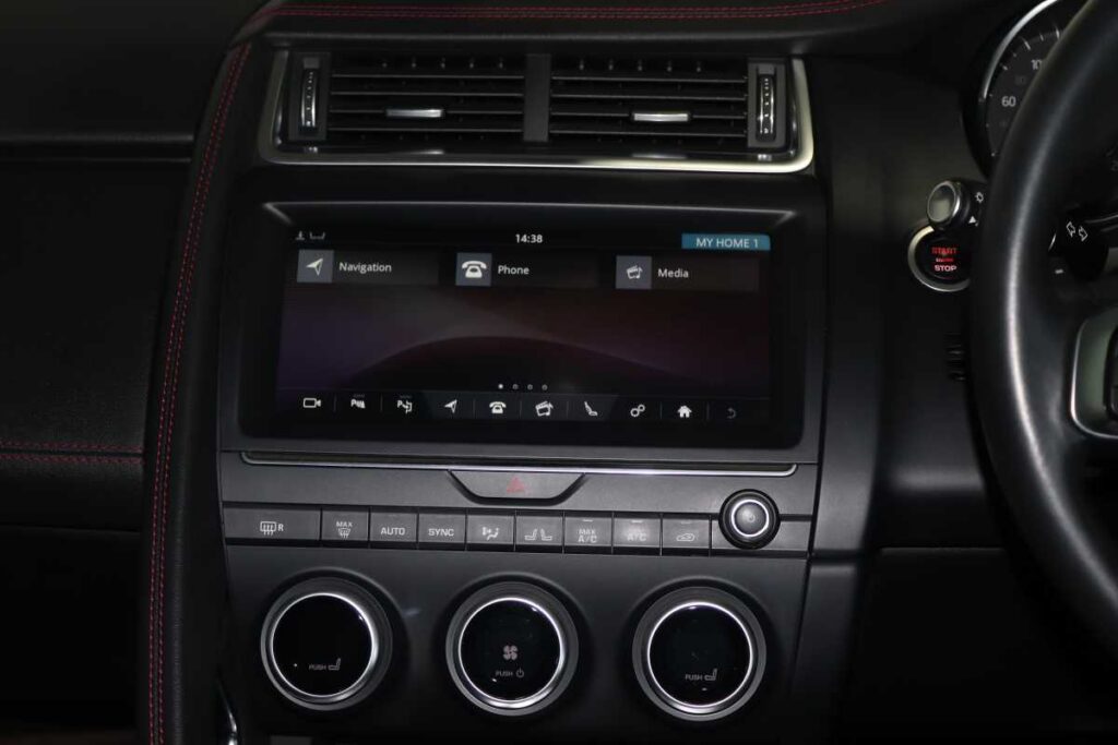 2018 JAGUAR E-PACE D180 2.0D FIRST EDITION (132KW)