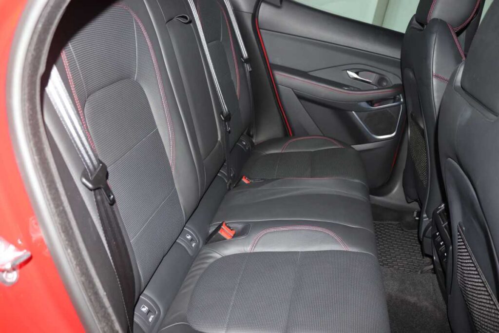 2018 JAGUAR E-PACE D180 2.0D FIRST EDITION (132KW)