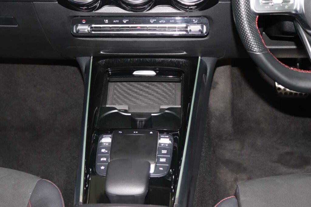 2024 MERCEDES-BENZ GLB 220D PROGRESSIVE