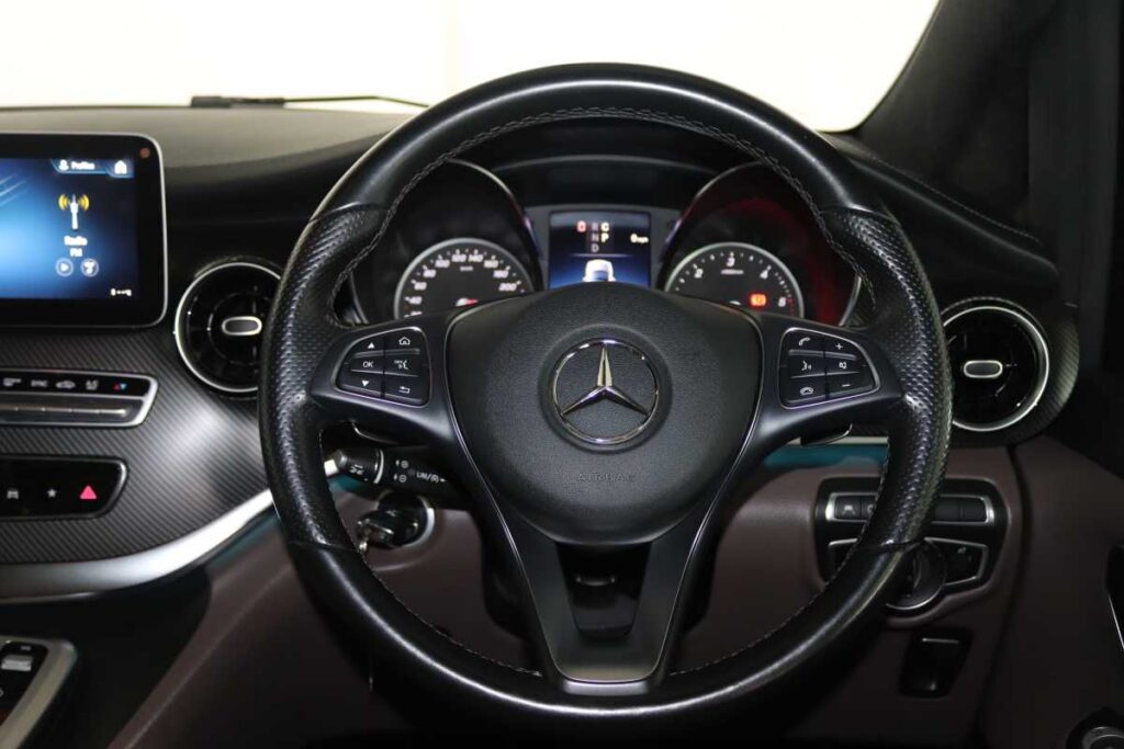 2023 MERCEDES-BENZ V300d EXCLUSIVE
