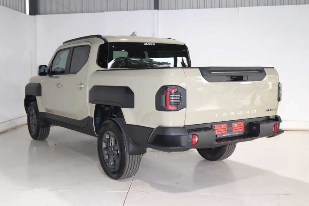 2026 KIA TASMAN 2.2D LX P/U D/C A/T