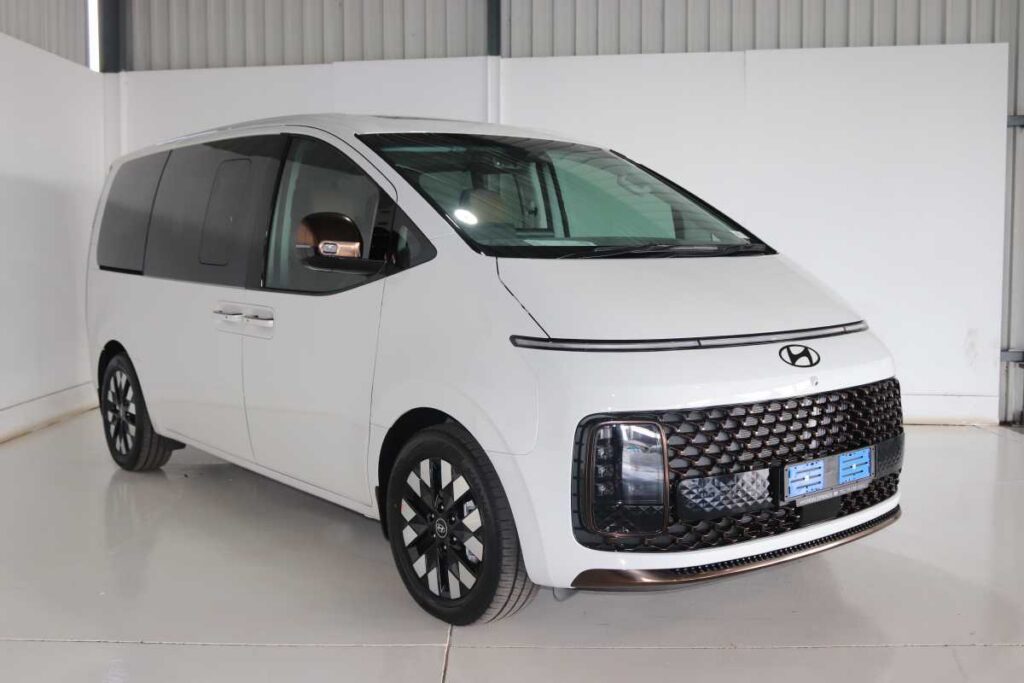 2026 HYUNDAI STARIA 2.2D LUXURY A/T