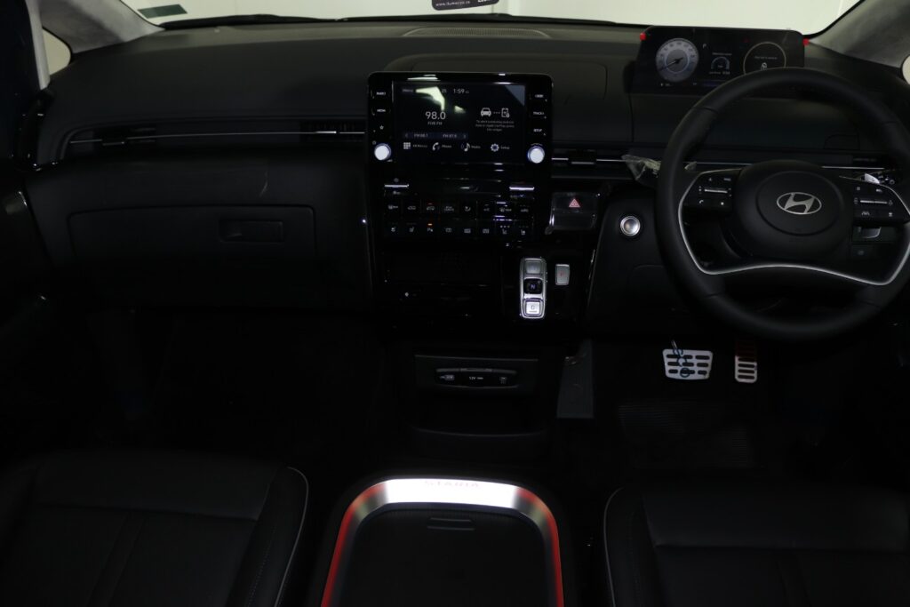 2026 HYUNDAI STARIA 2.2D LUXURY A/T