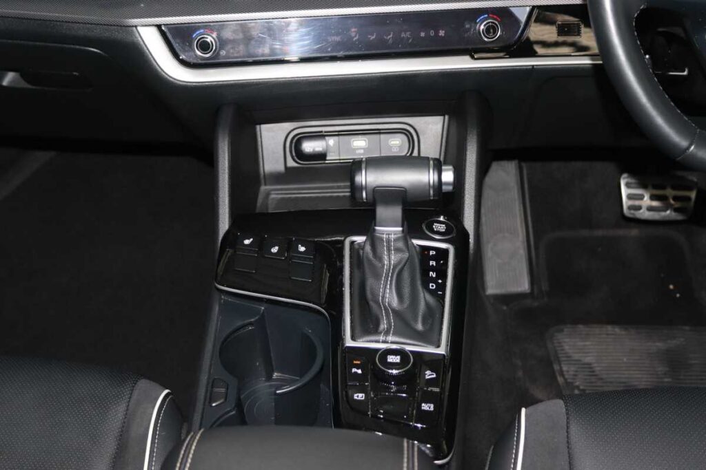 2025 KIA SPORTAGE 1.6T-GDi GT LINE PLUS A/T