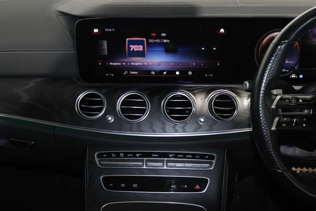 2021 MERCEDES-BENZ E 200