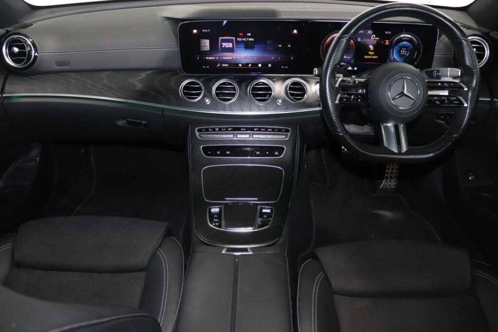2021 MERCEDES-BENZ E 200