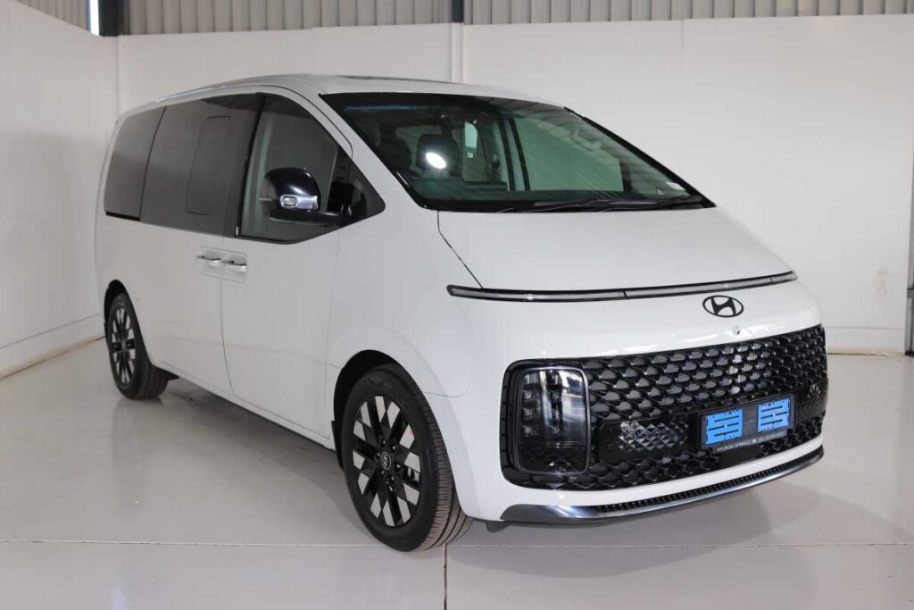 2026 HYUNDAI STARIA 2.2D LUXURY A/T