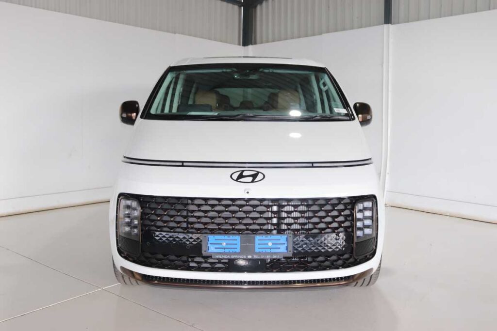 2026 HYUNDAI STARIA 2.2D LUXURY A/T