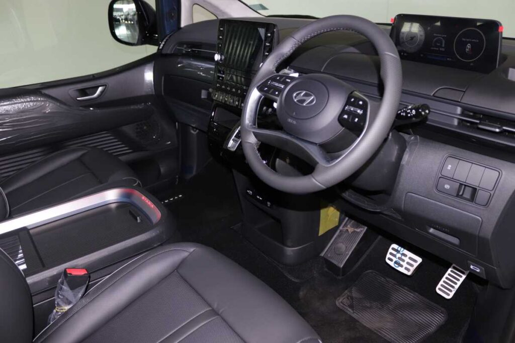 2026 HYUNDAI STARIA 2.2D LUXURY A/T