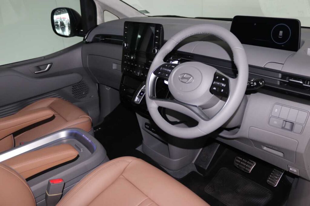 2026 HYUNDAI STARIA 2.2D LUXURY A/T