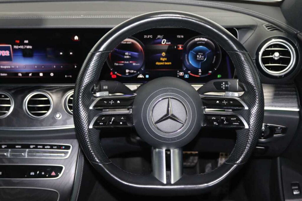 2021 MERCEDES-BENZ E 200