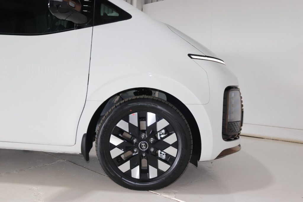 2026 HYUNDAI STARIA 2.2D LUXURY A/T