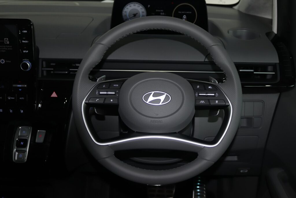 2026 HYUNDAI STARIA 2.2D LUXURY A/T