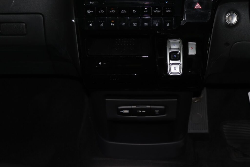 2026 HYUNDAI STARIA 2.2D LUXURY A/T
