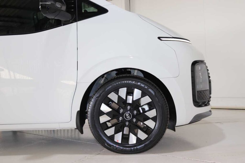 2026 HYUNDAI STARIA 2.2D LUXURY A/T