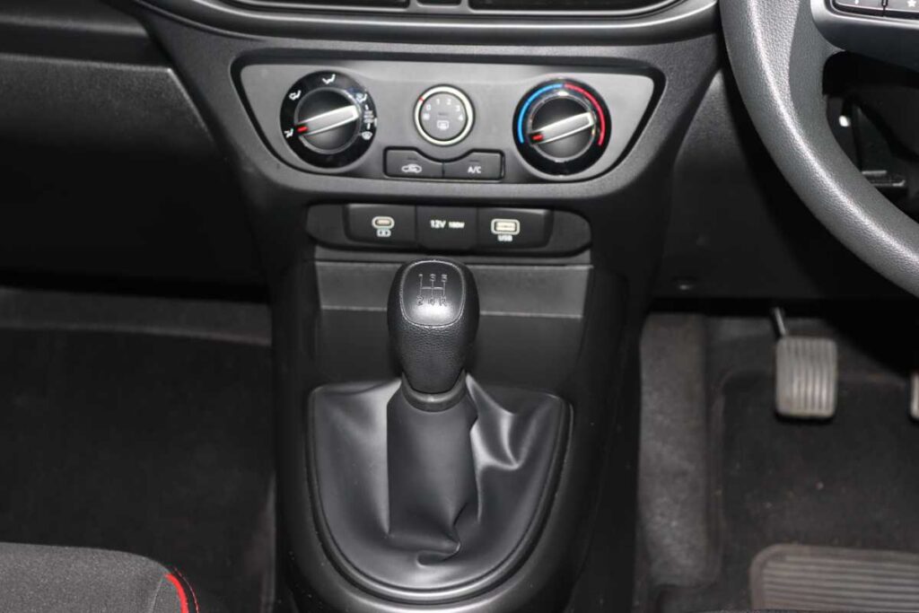 2025 HYUNDAI GRAND i10 1.0 MOTION/PREMIUM