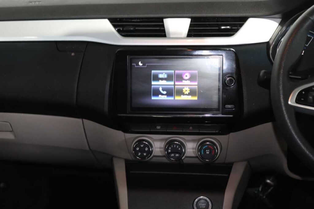 2024 RENAULT TRIBER 1.0 PRESTIGE / INTENS AMT