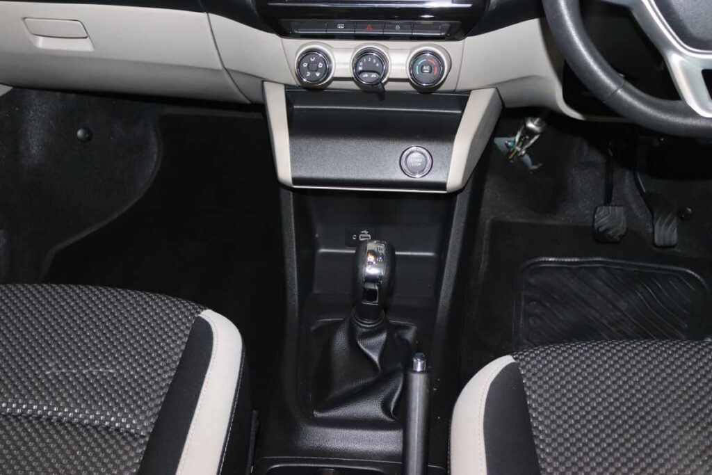 2024 RENAULT TRIBER 1.0 PRESTIGE / INTENS AMT