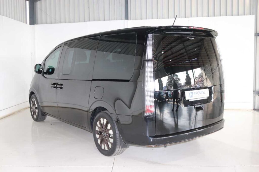 2023 HYUNDAI STARIA 2.2D LUXURY A/T