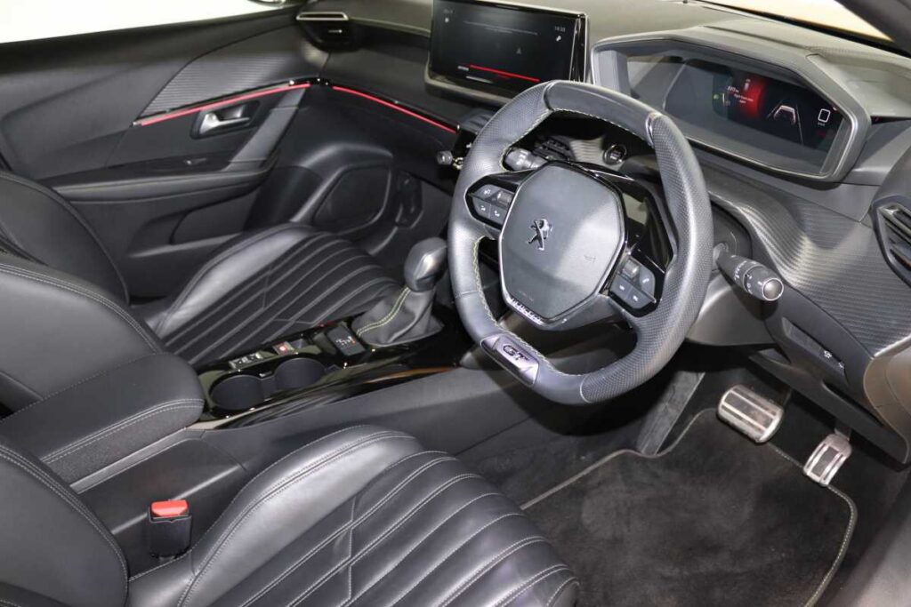 2024 PEUGEOT 208 1.2T GT A/T