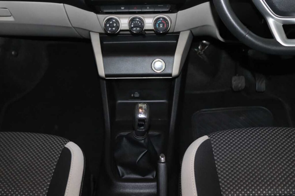 2021 RENAULT TRIBER 1.0 PRESTIGE / INTENS AMT