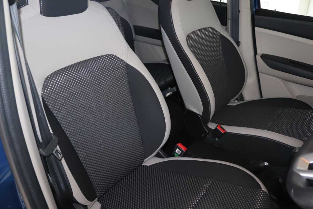 2024 RENAULT TRIBER 1.0 PRESTIGE / INTENS AMT
