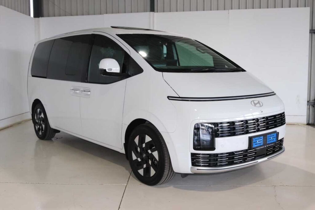 2026 HYUNDAI STARIA R2.2 LUXURY A/T (9 SEAT)