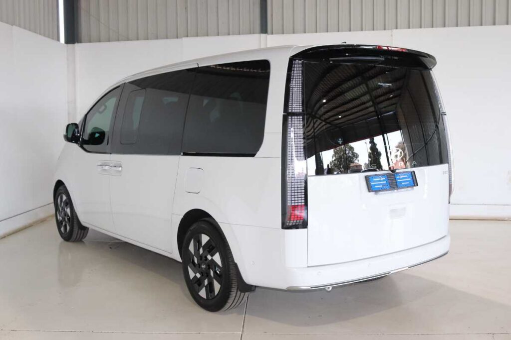 2026 HYUNDAI STARIA R2.2 LUXURY A/T (9 SEAT)